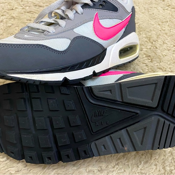 Nike Shoes - Woman’s size 8 Nike Air Max.